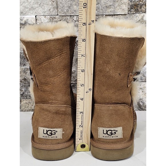 UGG Classic Bailey Button Boots in Chestnut Leather Sheepskin Womens 6 Warm Cozy - Picture 8 of 12